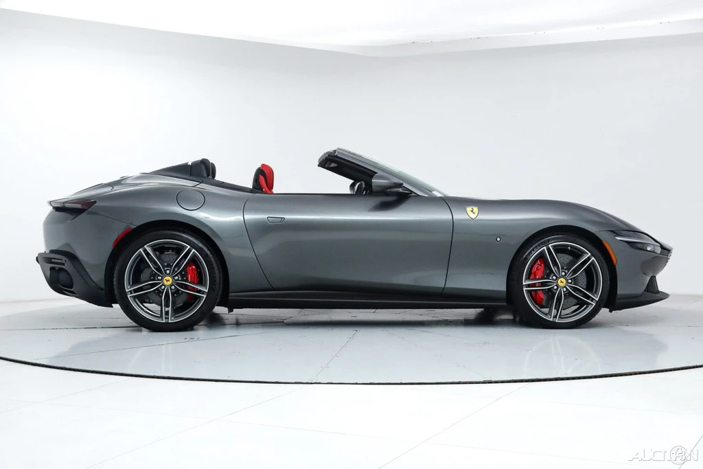 2025 Ferrari Roma Spider - Image 10 of 21