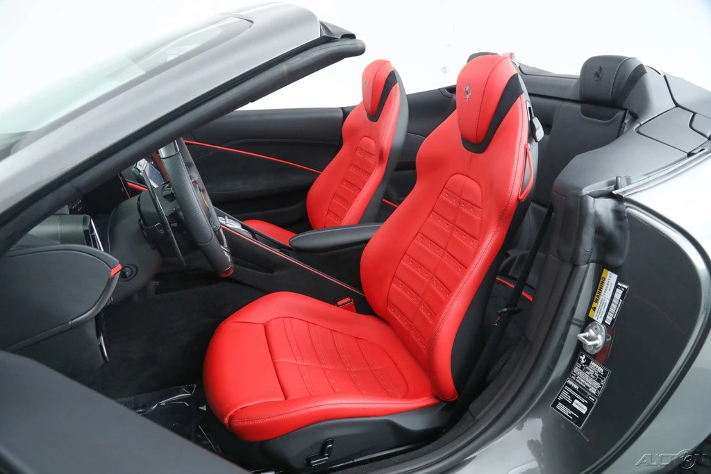 2025 Ferrari Roma Spider - Image 5 of 21