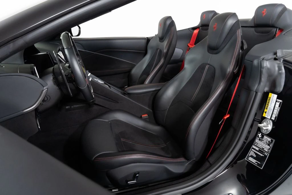 2025 Ferrari Roma Spider - Image 5 of 21