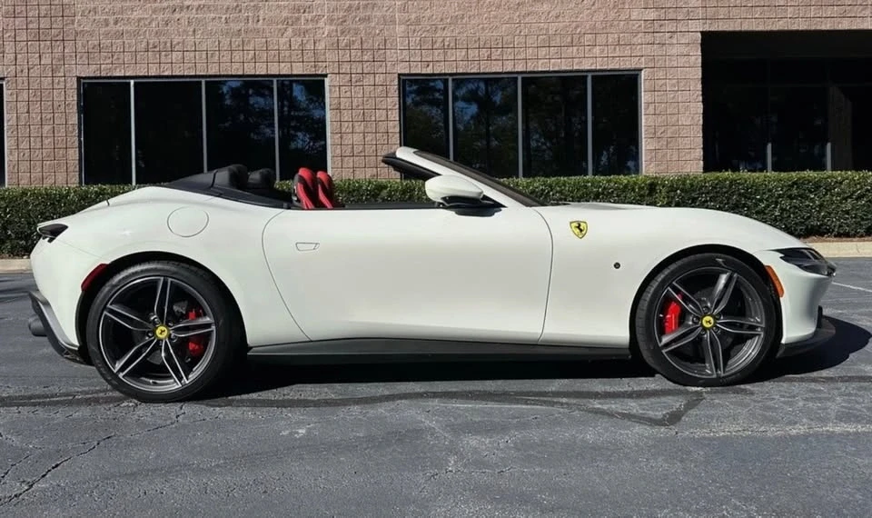 2025 Ferrari Roma Spider - Image 3 of 11