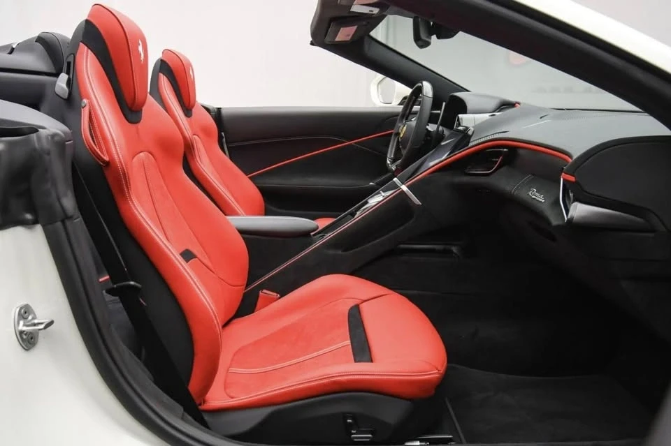 2025 Ferrari Roma Spider - Image 4 of 11