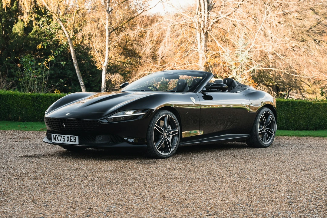 2025 Ferrari Roma Spider - Image 17 of 21