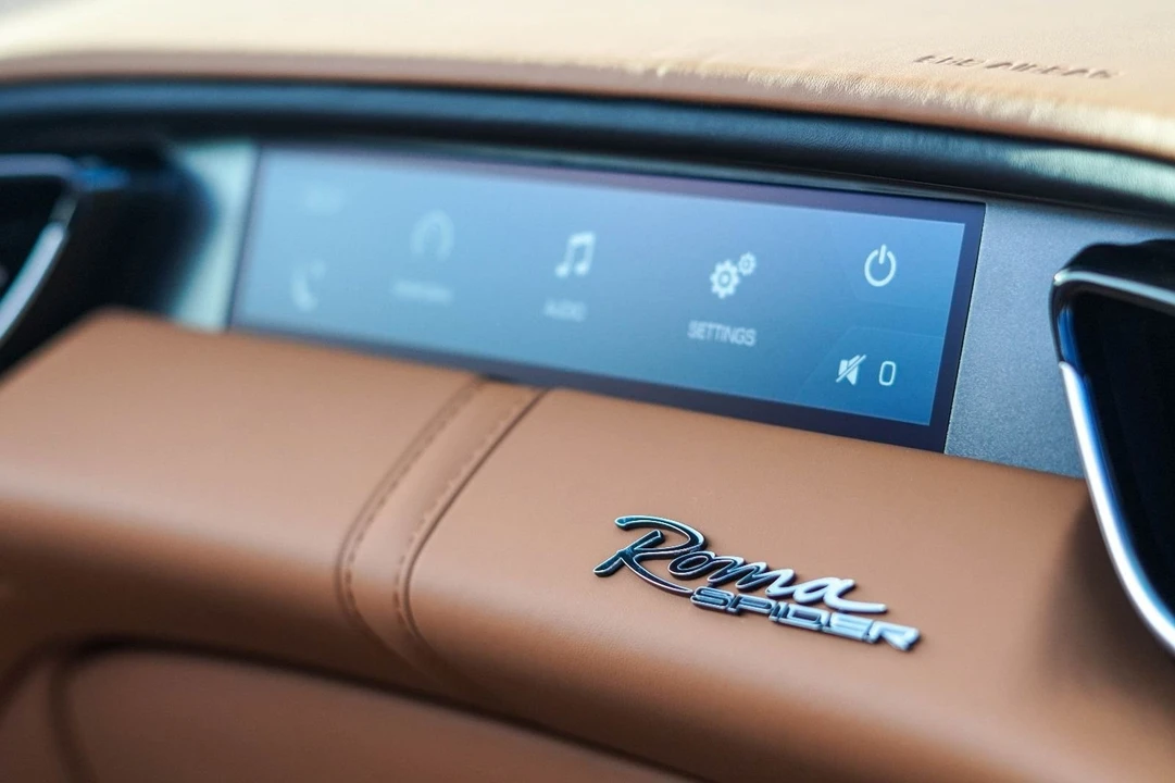 2025 Ferrari Roma Spider - Image 13 of 15