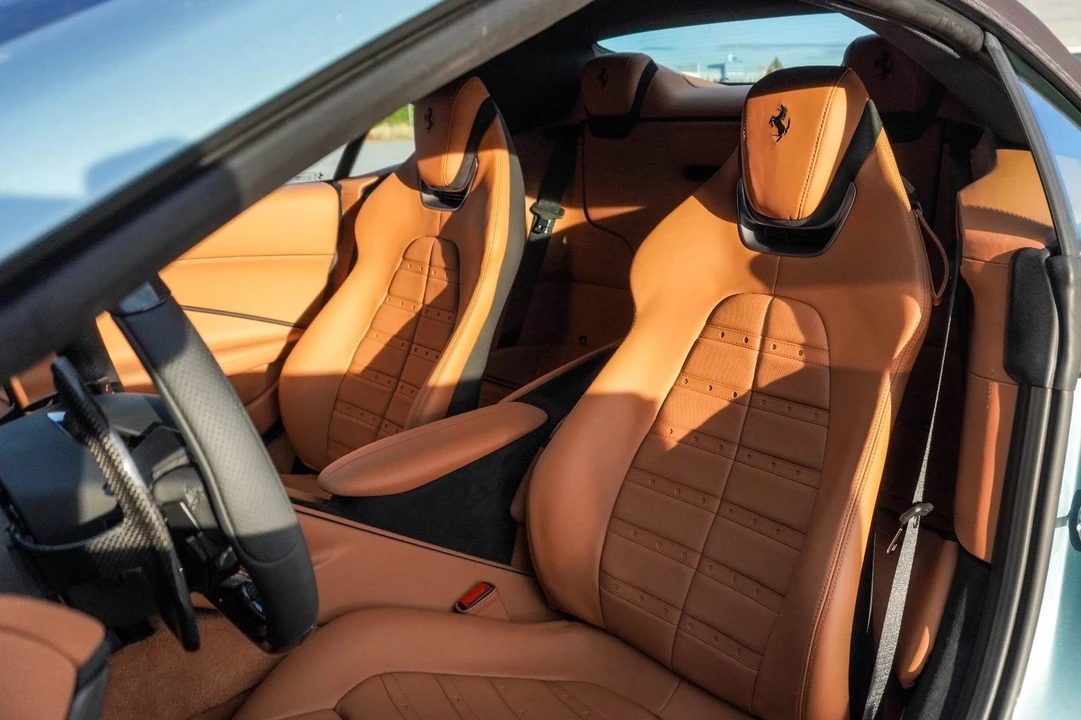 2025 Ferrari Roma Spider - Image 9 of 15
