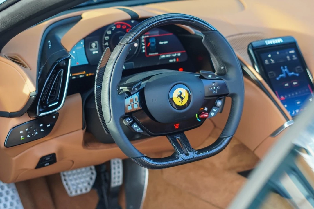 2025 Ferrari Roma Spider - Image 11 of 15