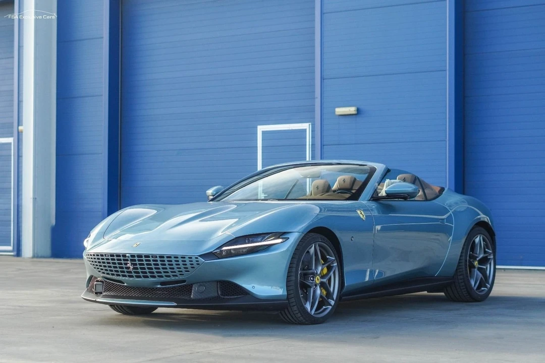 2025 Ferrari Roma Spider - Image 2 of 15
