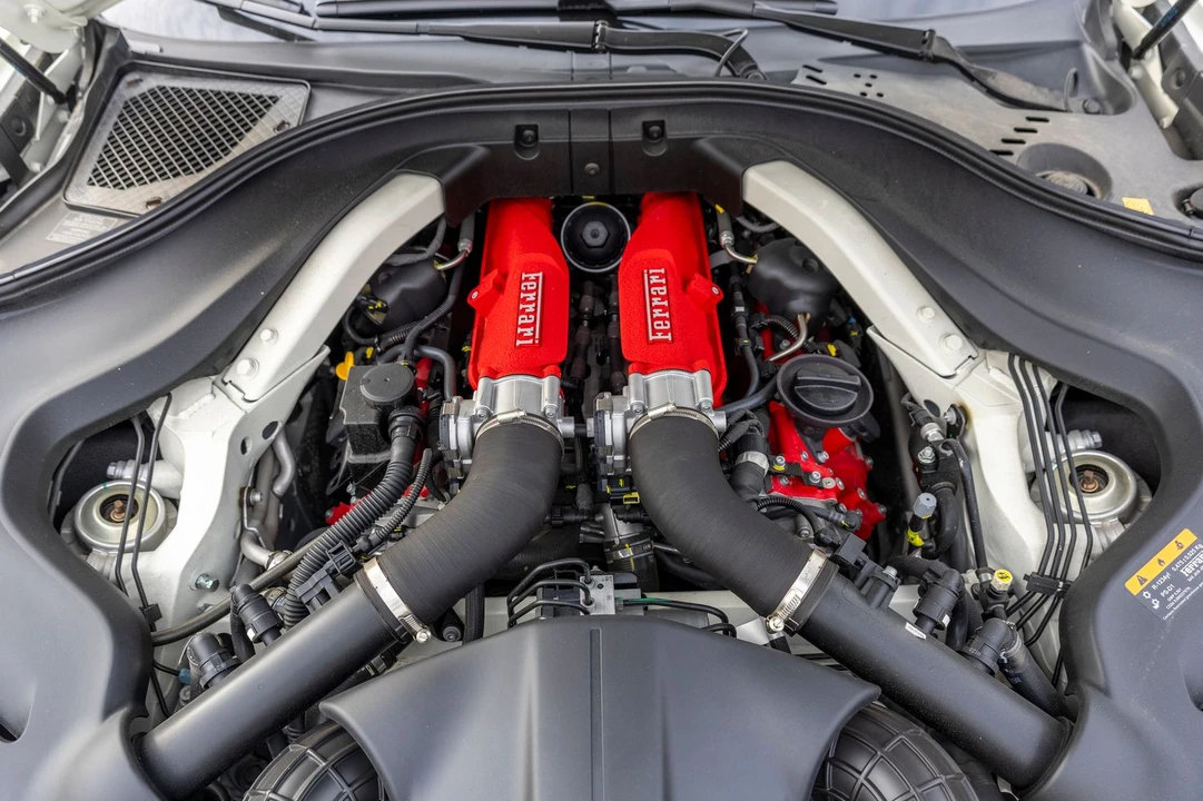 2025 Ferrari Roma Spider - Image 9 of 10