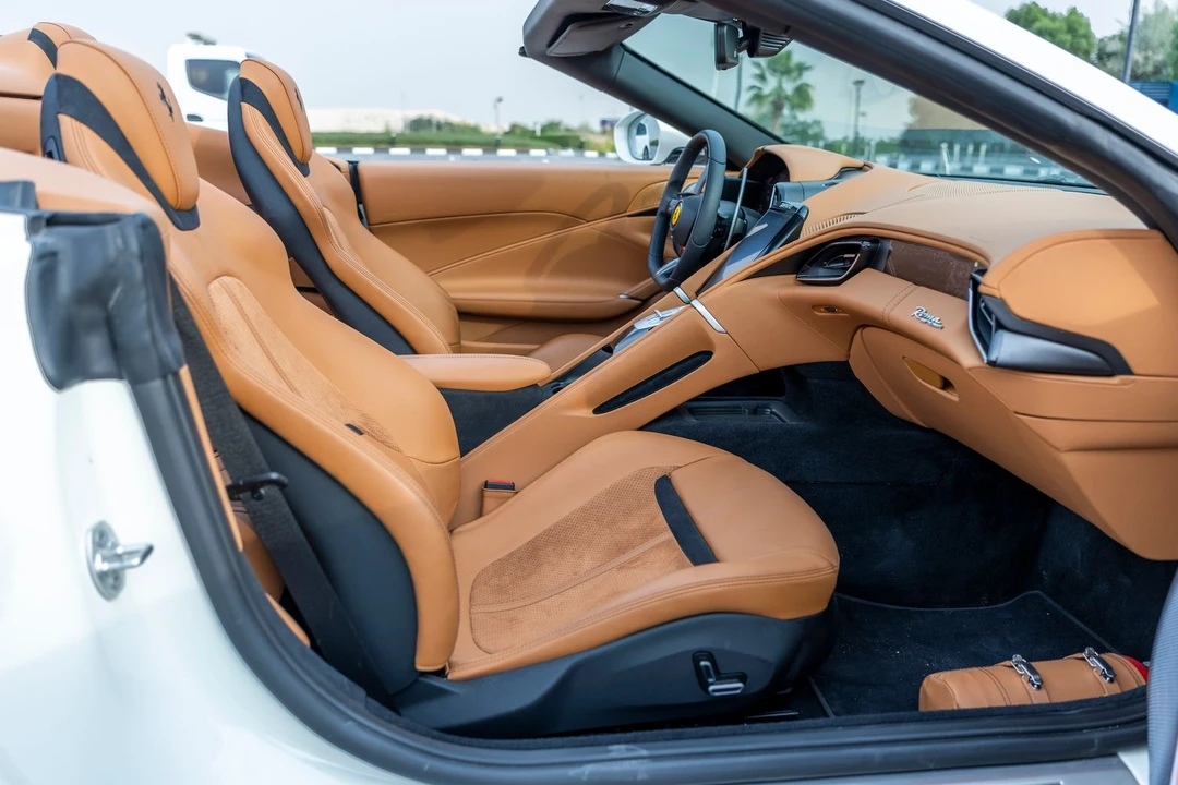 2025 Ferrari Roma Spider - Image 7 of 10
