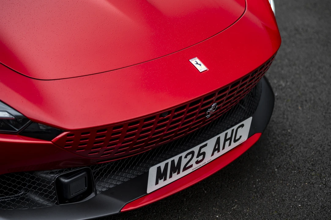 2025 Ferrari Roma Spider - Image 15 of 31