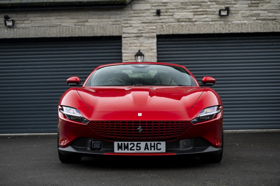 2025 Ferrari Roma Spider - Image 2 of 31
