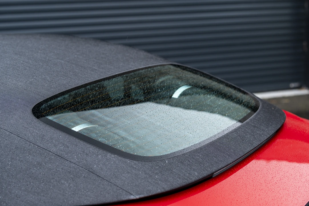 2025 Ferrari Roma Spider - Image 20 of 31