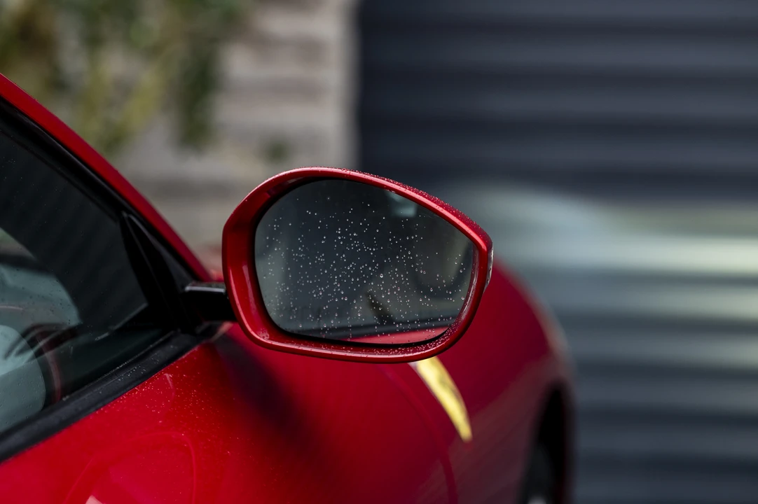 2025 Ferrari Roma Spider - Image 22 of 31
