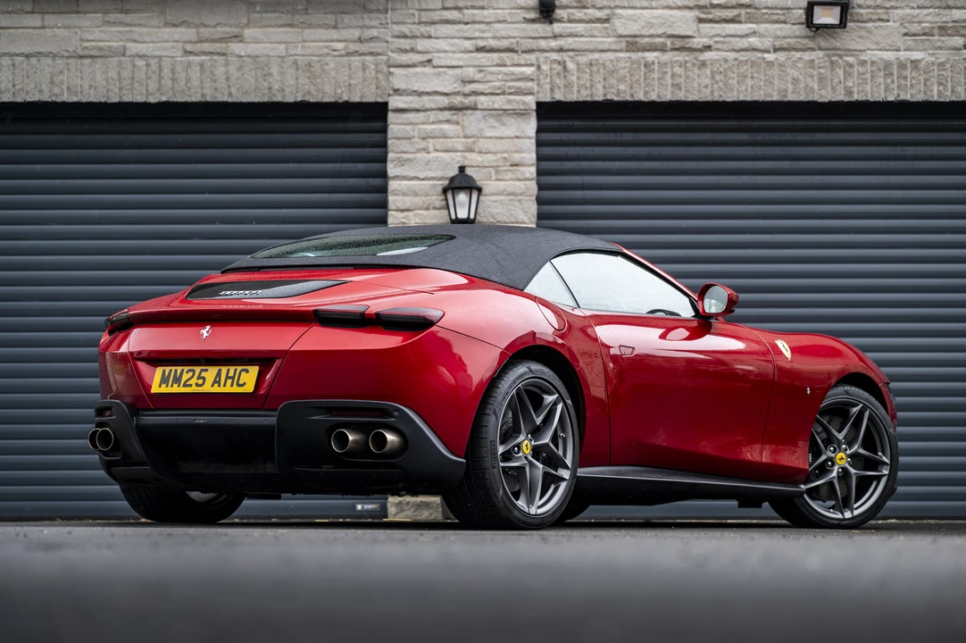 2025 Ferrari Roma Spider - Image 5 of 31