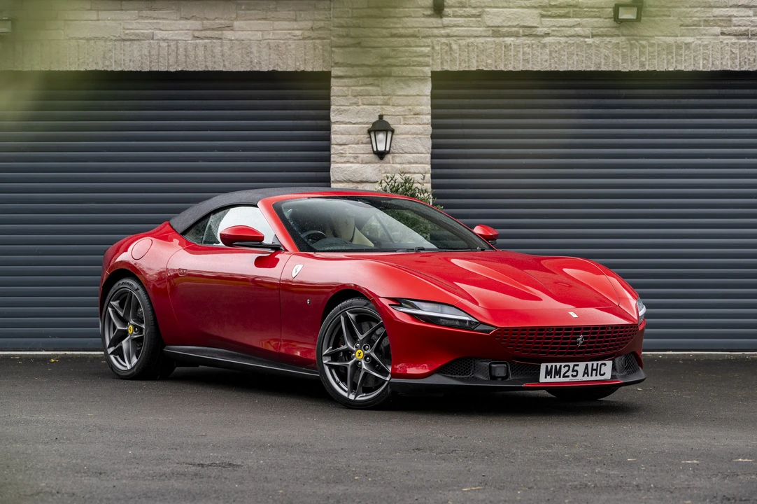 2025 Ferrari Roma Spider - Image 3 of 31