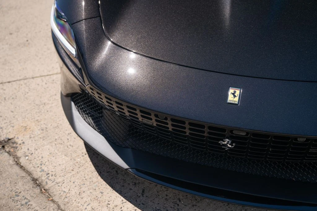 2025 Ferrari Roma Spider - Image 12 of 31