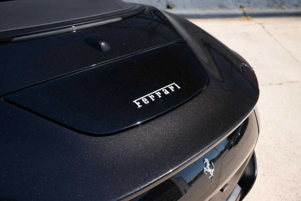 2025 Ferrari Roma Spider - Image 23 of 31