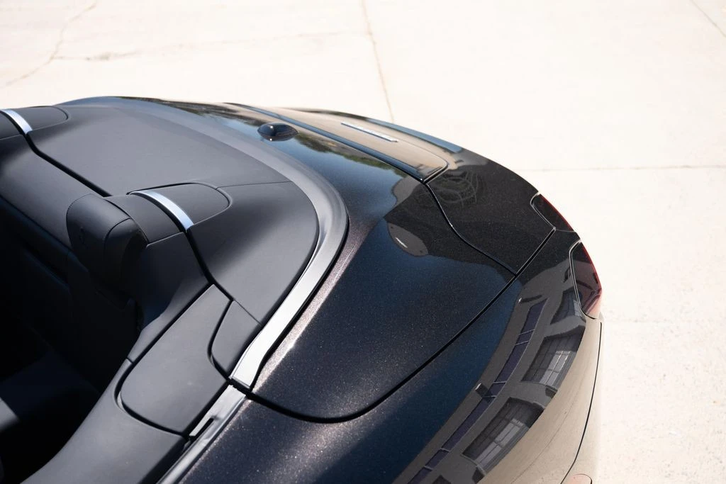 2025 Ferrari Roma Spider - Image 22 of 31