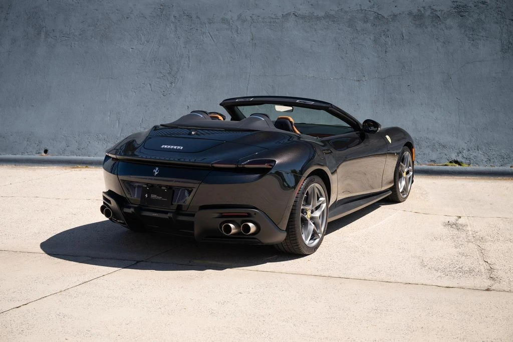 2025 Ferrari Roma Spider - Image 9 of 31