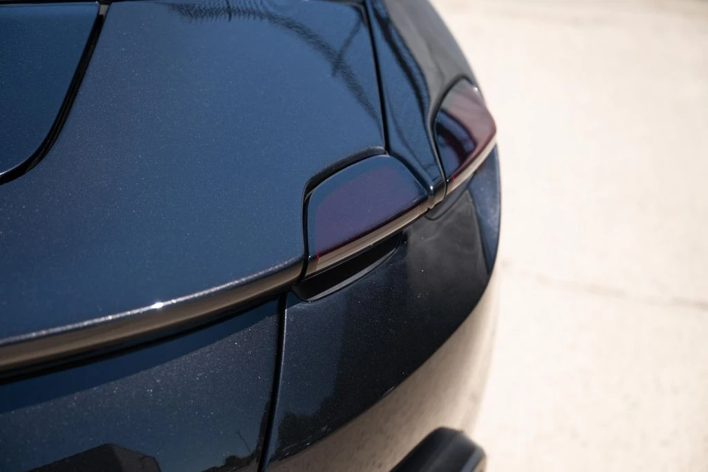 2025 Ferrari Roma Spider - Image 28 of 31