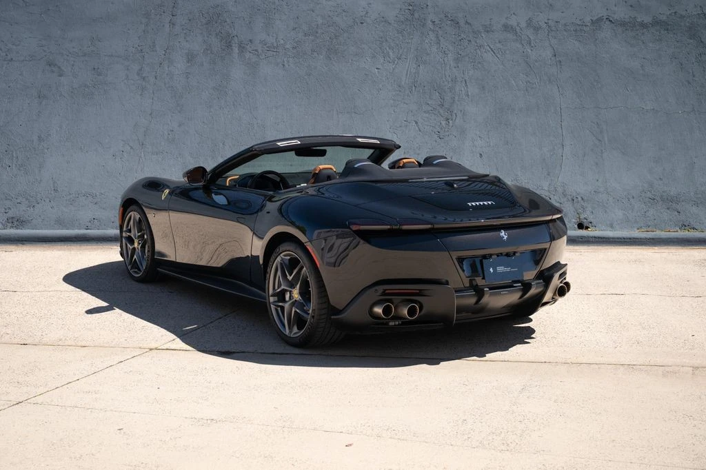 2025 Ferrari Roma Spider - Image 2 of 31