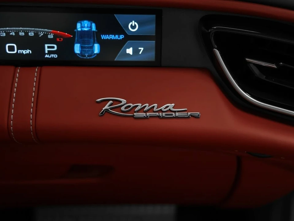 2025 Ferrari Roma Spider - Image 29 of 31