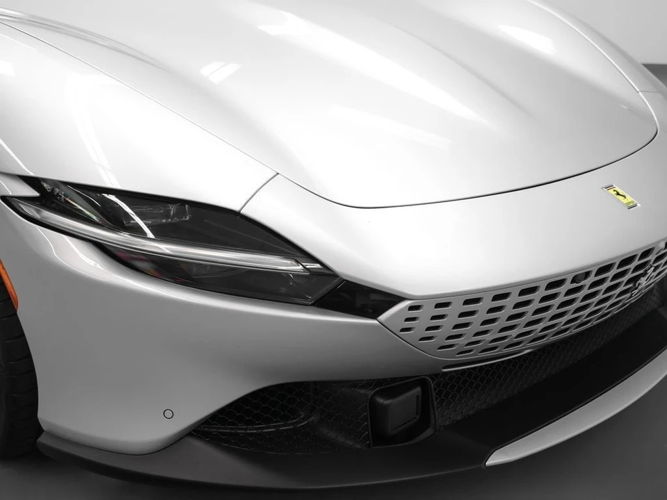 2025 Ferrari Roma Spider - Image 2 of 31