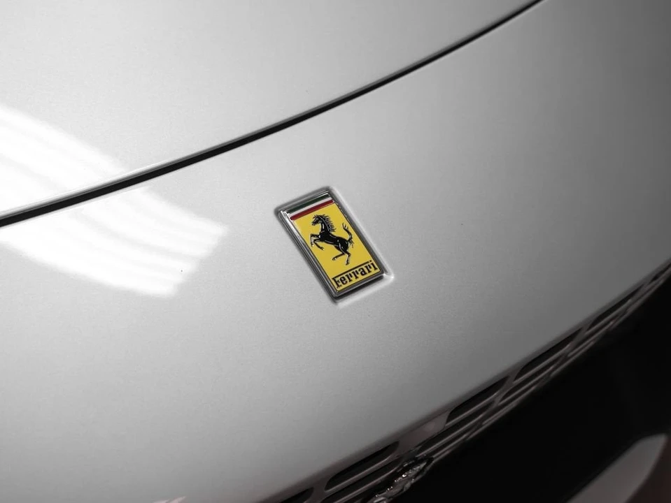 2025 Ferrari Roma Spider - Image 3 of 31