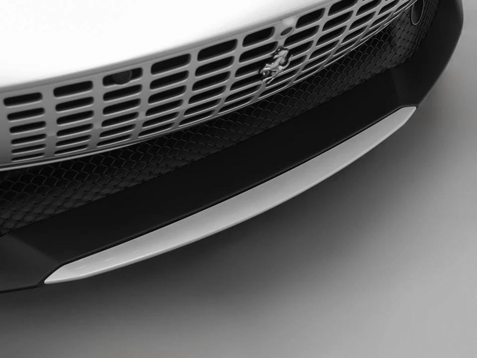 2025 Ferrari Roma Spider - Image 4 of 31