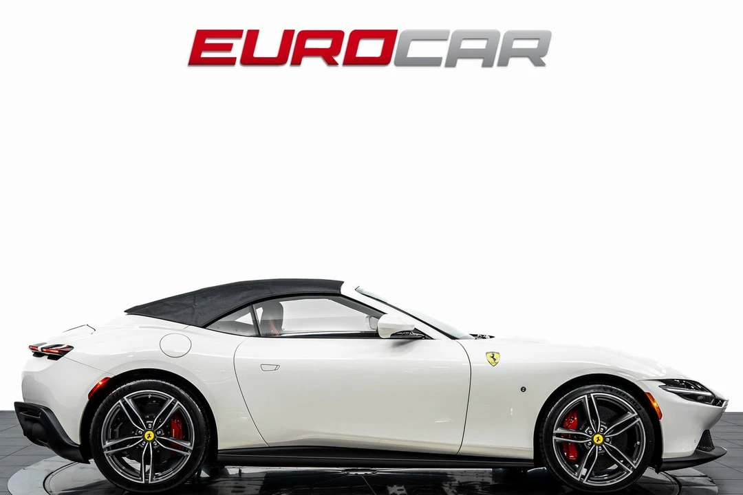 2025 Ferrari Roma Spider - Image 8 of 31