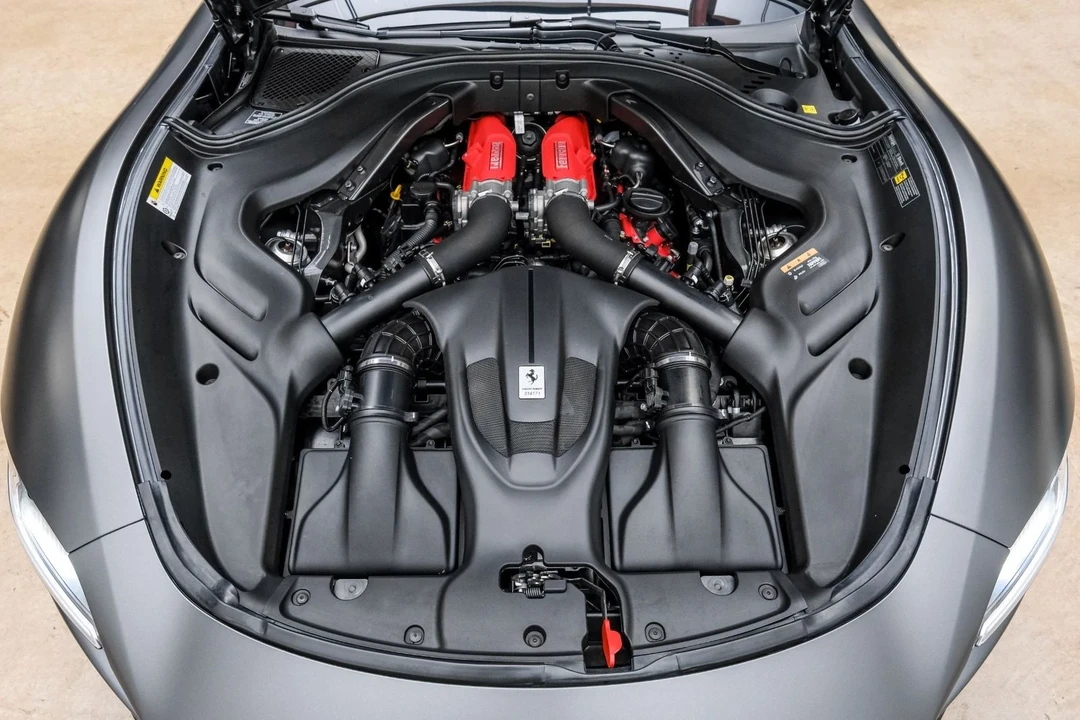 2025 Ferrari Roma Spider - Image 5 of 12