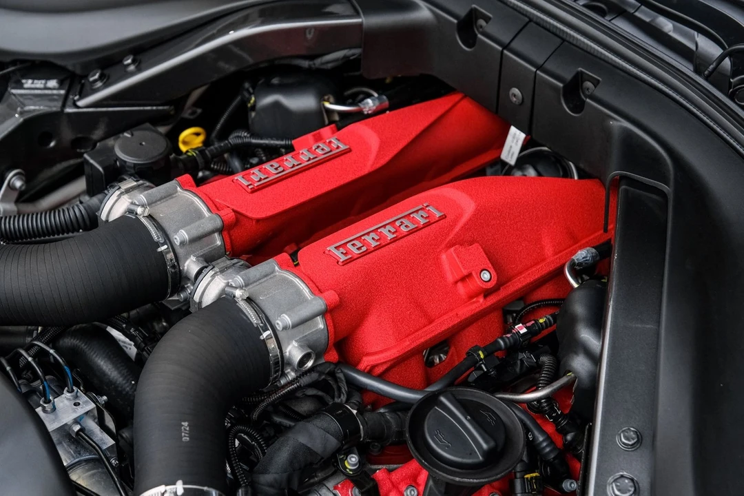 2025 Ferrari Roma Spider - Image 7 of 12