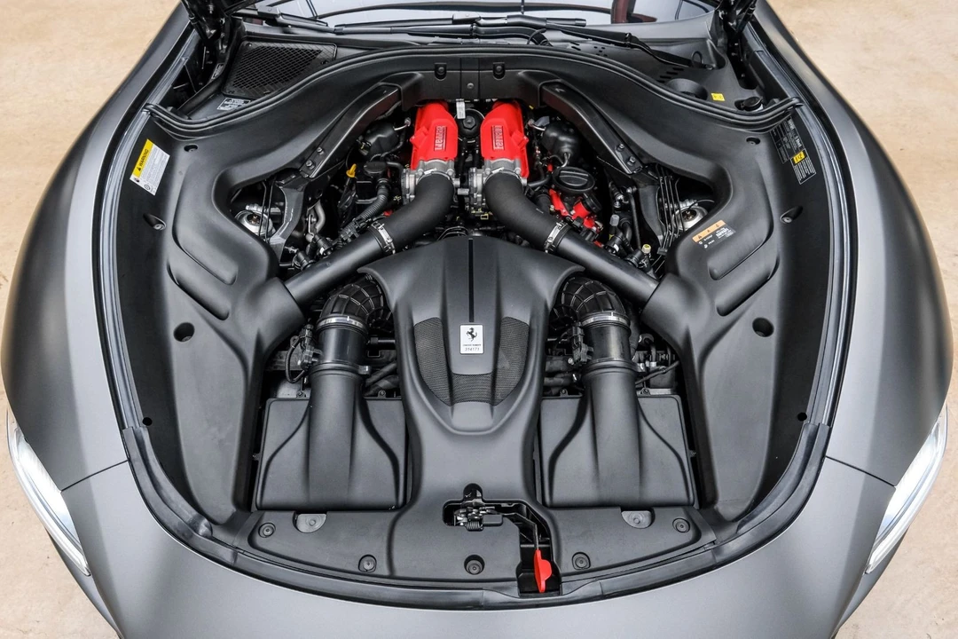 2025 Ferrari Roma Spider - Image 5 of 12
