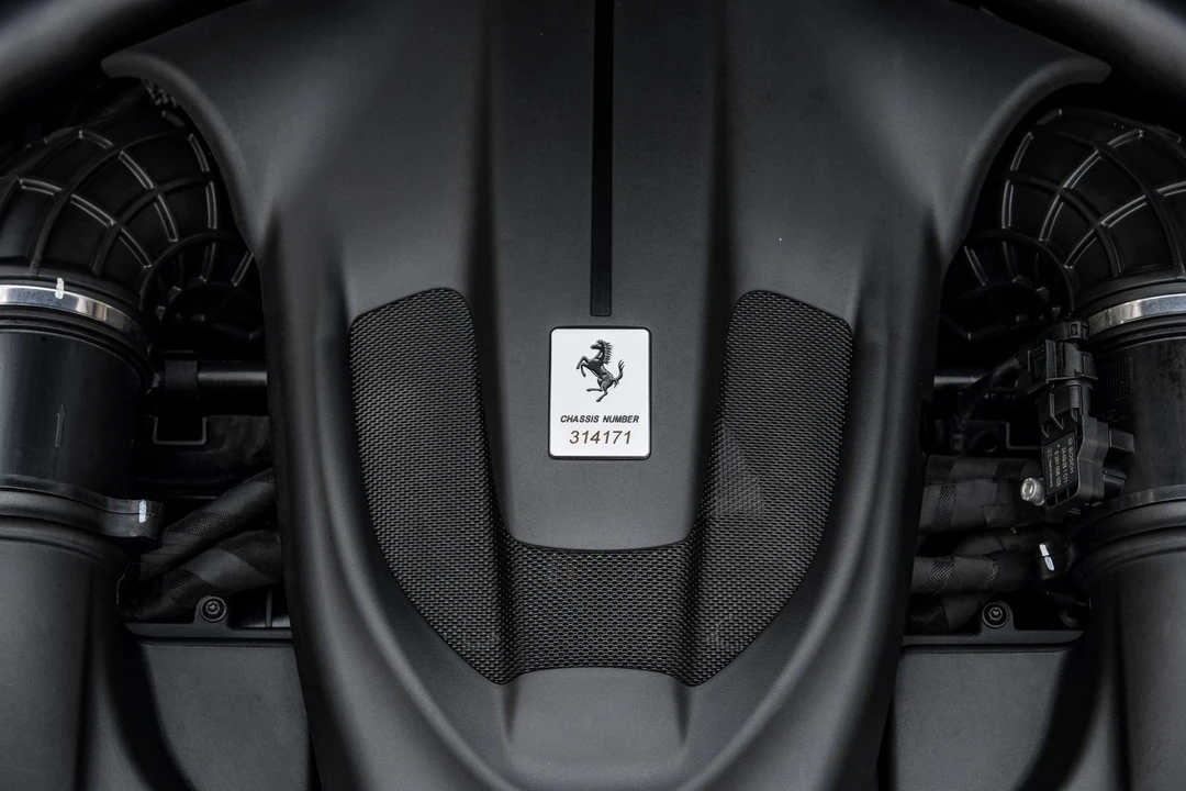 2025 Ferrari Roma Spider - Image 6 of 12