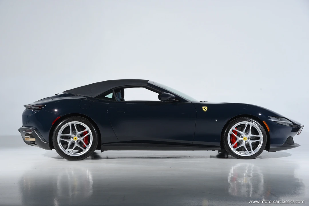 2025 Ferrari Roma Spider - Image 11 of 31