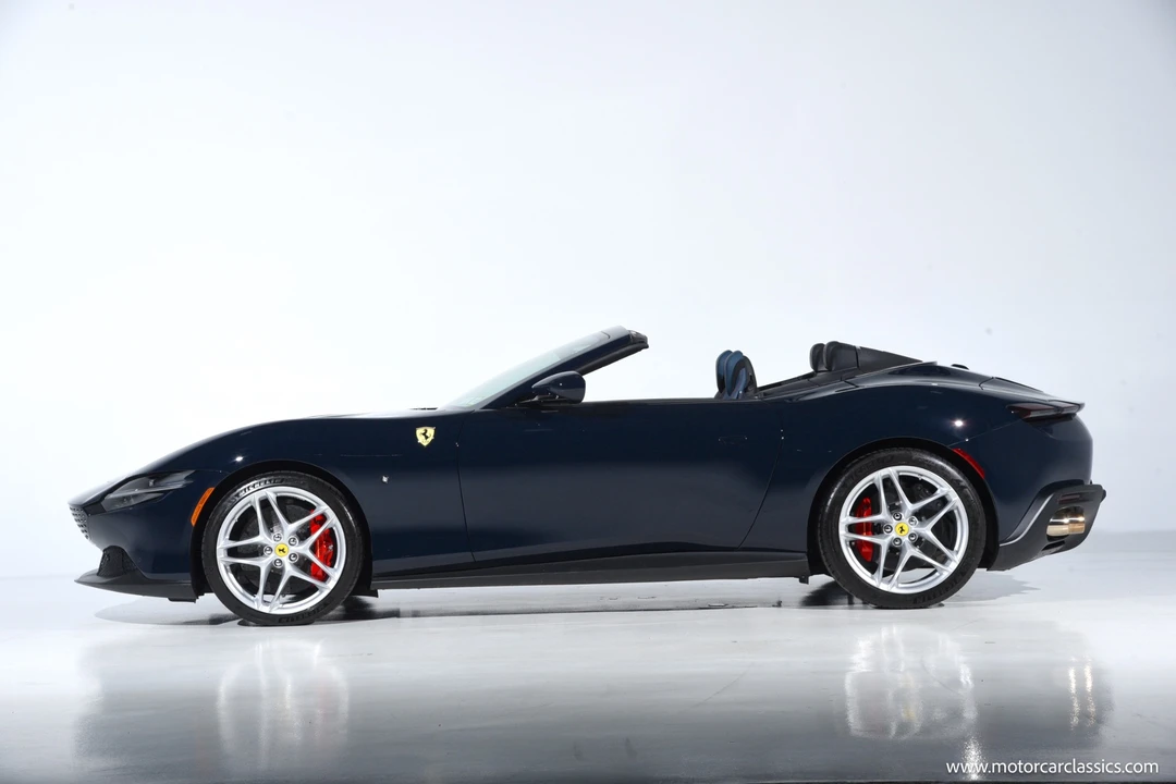 2025 Ferrari Roma Spider - Image 12 of 31