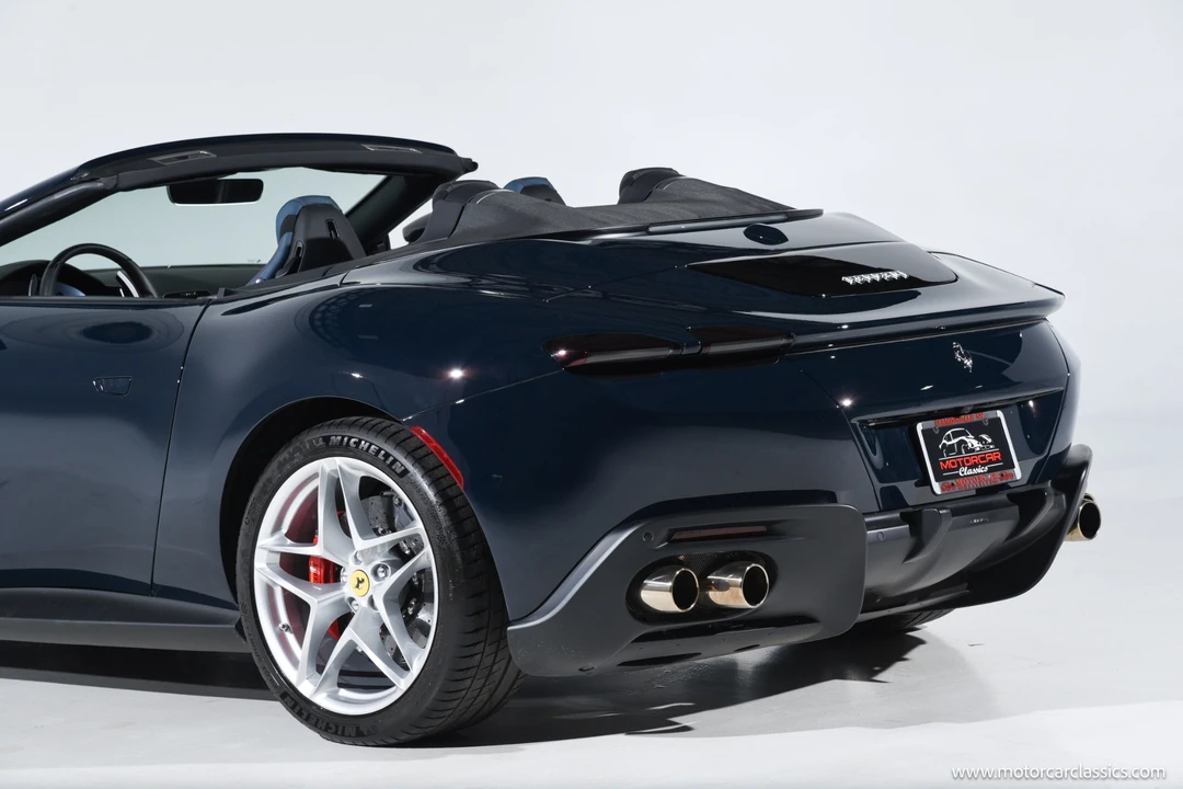 2025 Ferrari Roma Spider - Image 13 of 31