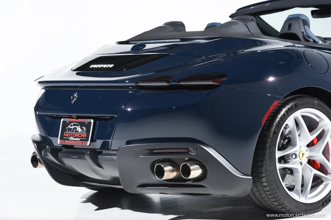 2025 Ferrari Roma Spider - Image 15 of 31