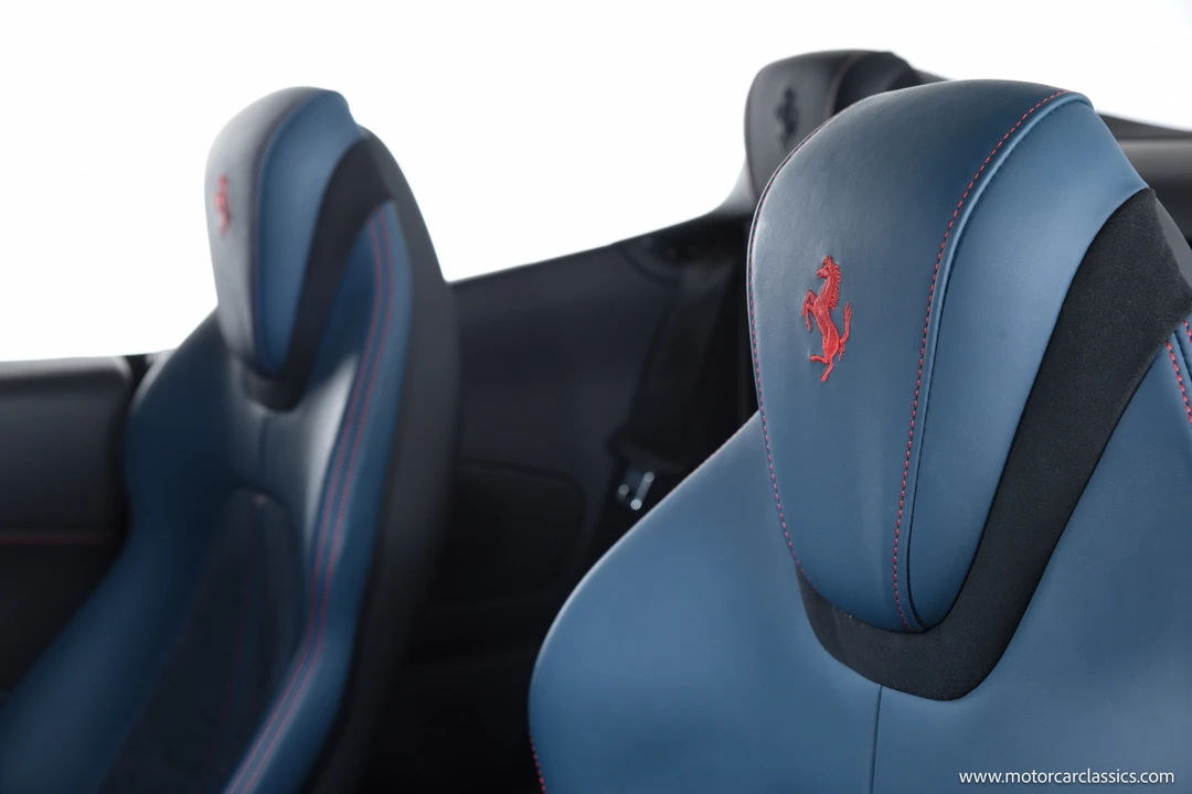 2025 Ferrari Roma Spider - Image 20 of 31