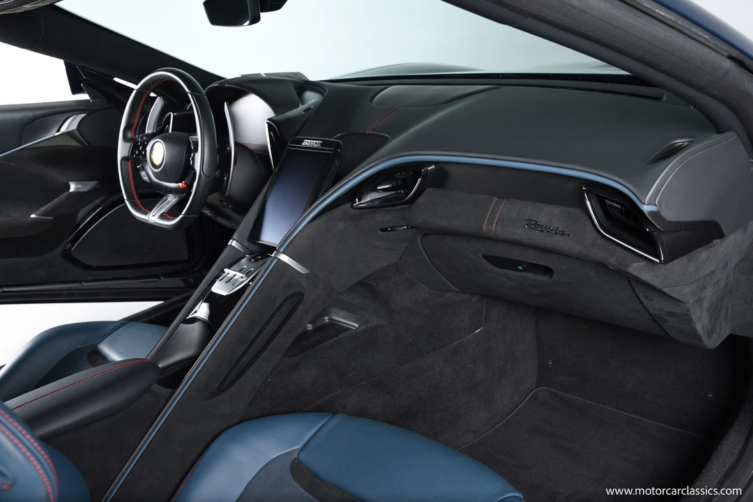 2025 Ferrari Roma Spider - Image 24 of 31