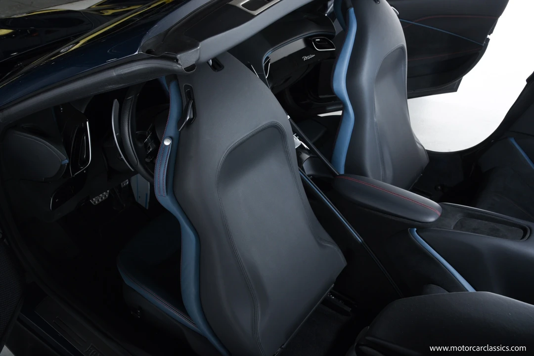 2025 Ferrari Roma Spider - Image 27 of 31