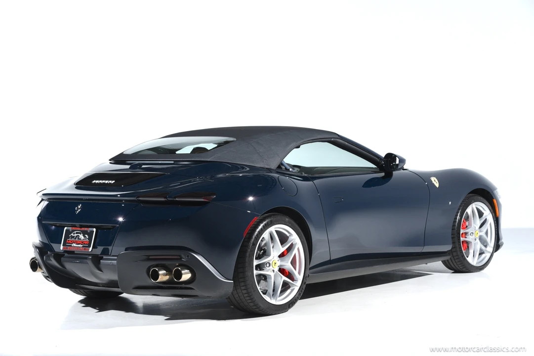 2025 Ferrari Roma Spider - Image 8 of 31