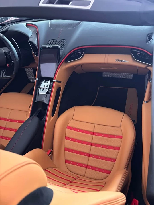 2025 Ferrari Roma Spider - Image 4 of 6