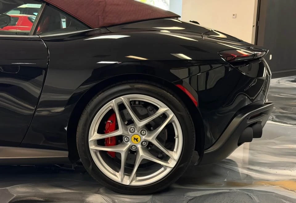 2025 Ferrari Roma Spider - Image 6 of 11