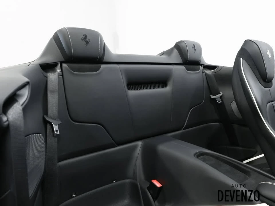 2025 Ferrari Roma Spider - Image 11 of 20