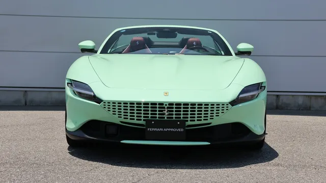 2025 Ferrari Roma Spider