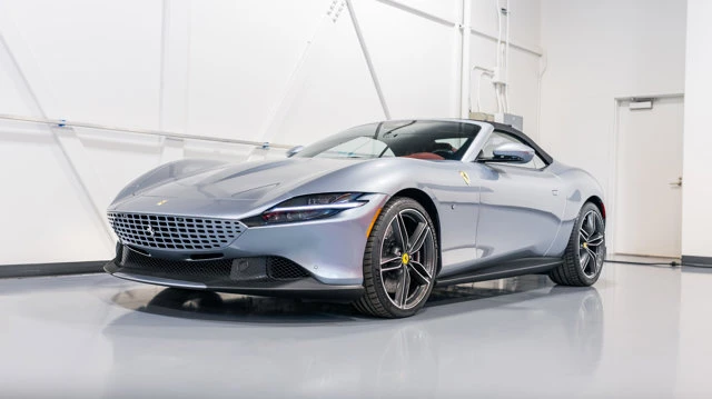2025 Ferrari Roma Spider - Image 2 of 16
