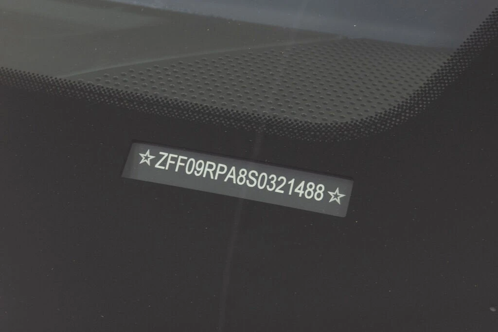 2025 Ferrari Roma Spider - Image 26 of 31