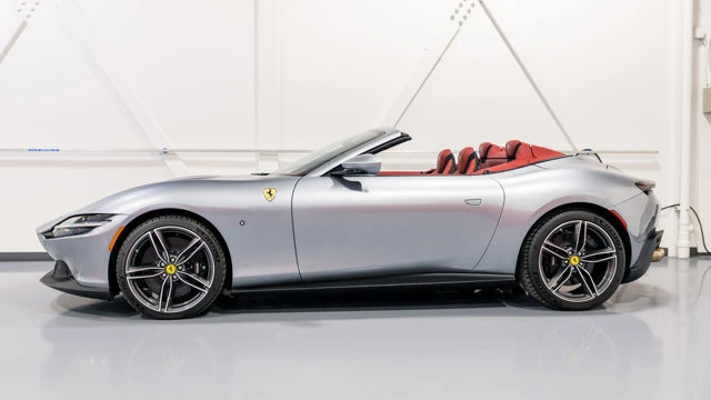 2025 Ferrari Roma Spider - Image 14 of 16