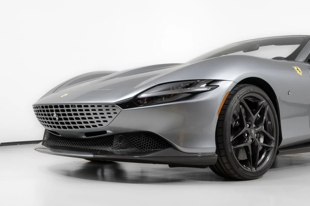 2025 Ferrari Roma Spider - Image 14 of 31