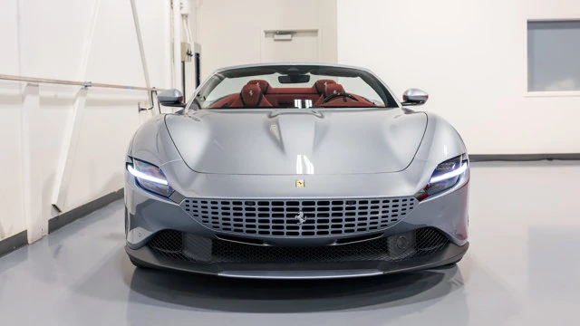 2025 Ferrari Roma Spider - Image 3 of 16